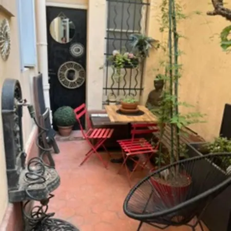 T2 Batignolles Avec Cour Privée Paris