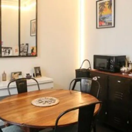 T2 Batignolles Avec Cour Privée Paris